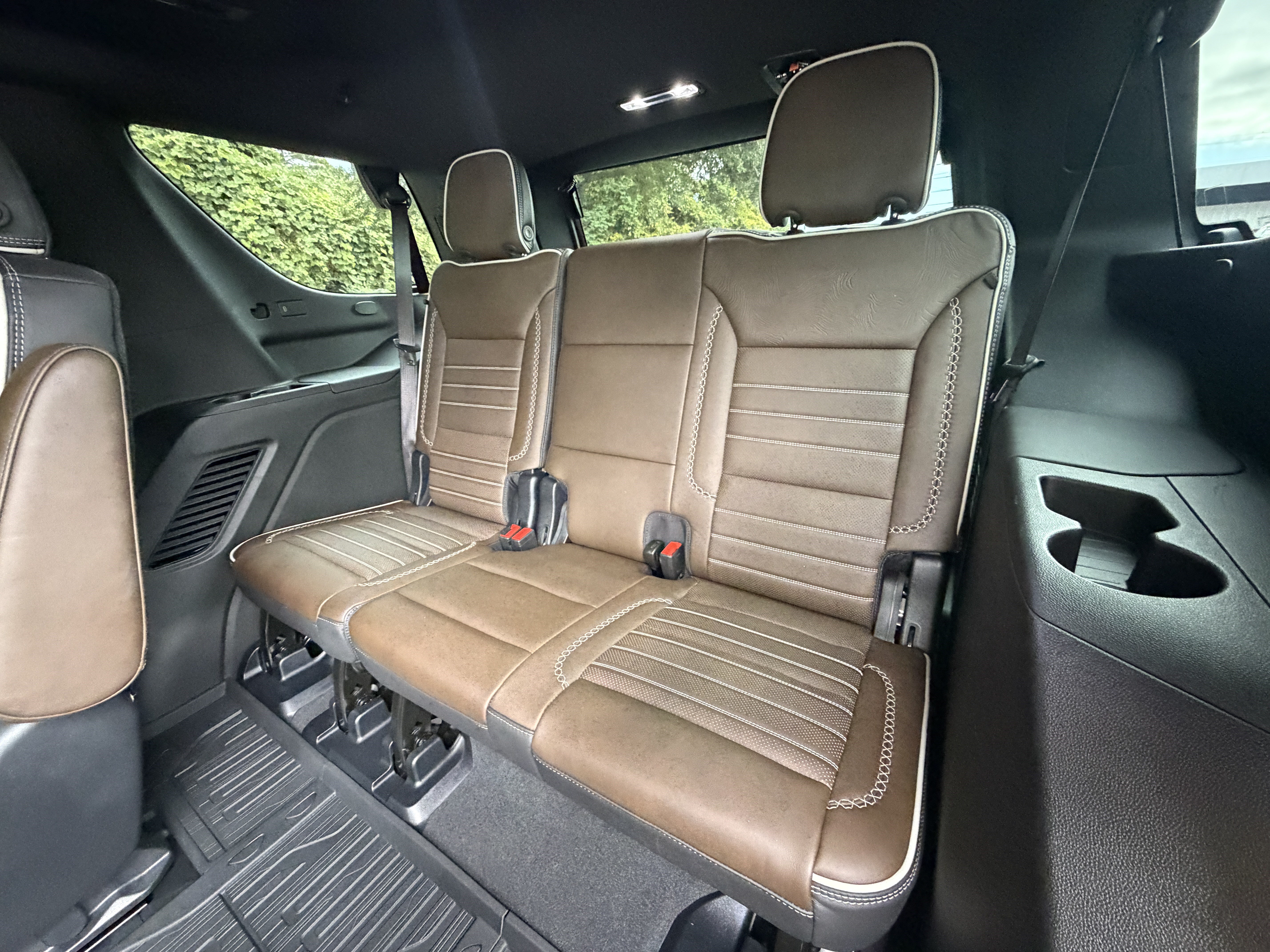 Used 2025 GMC Yukon Denali Ultimate AWD/4WD image 20