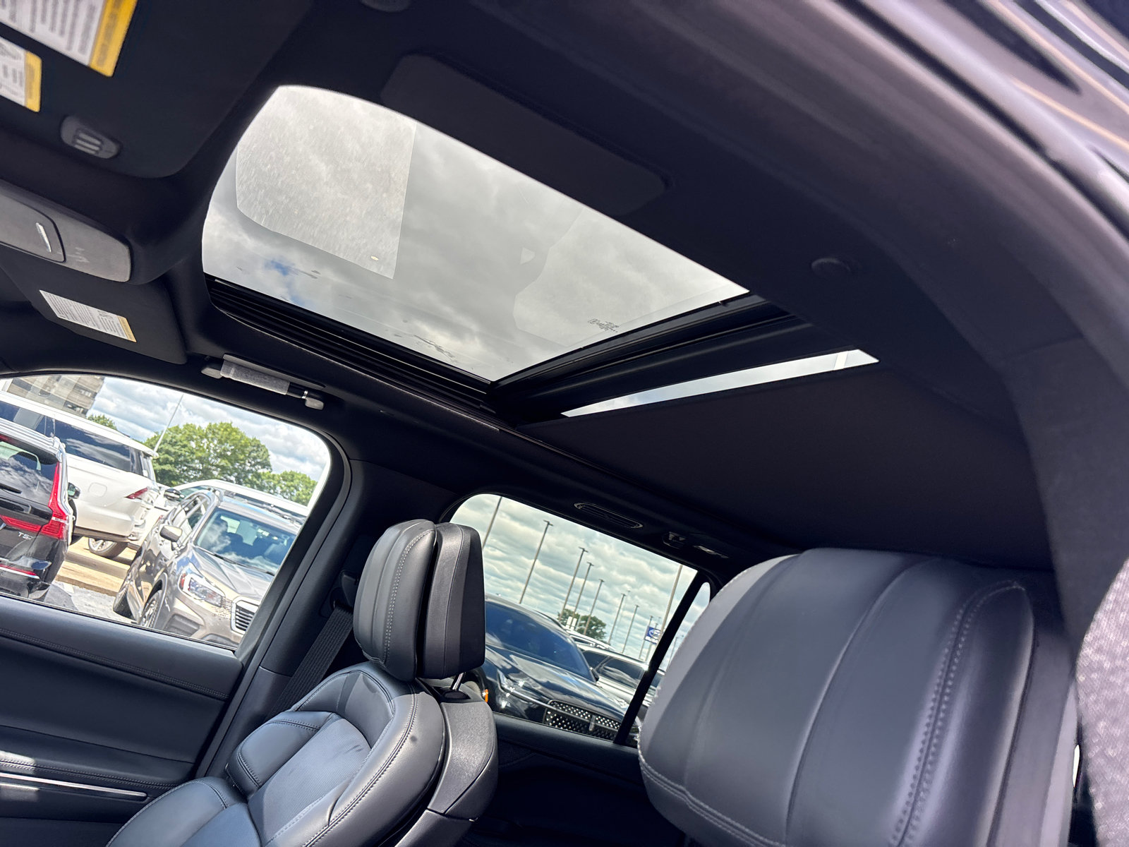 New 2026 Lincoln Navigator L Reserve w/ Jet Appearance Package AWD/4WD image 25