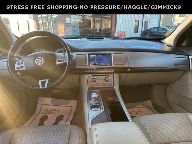 Used 2011 Jaguar XF Premium image 11