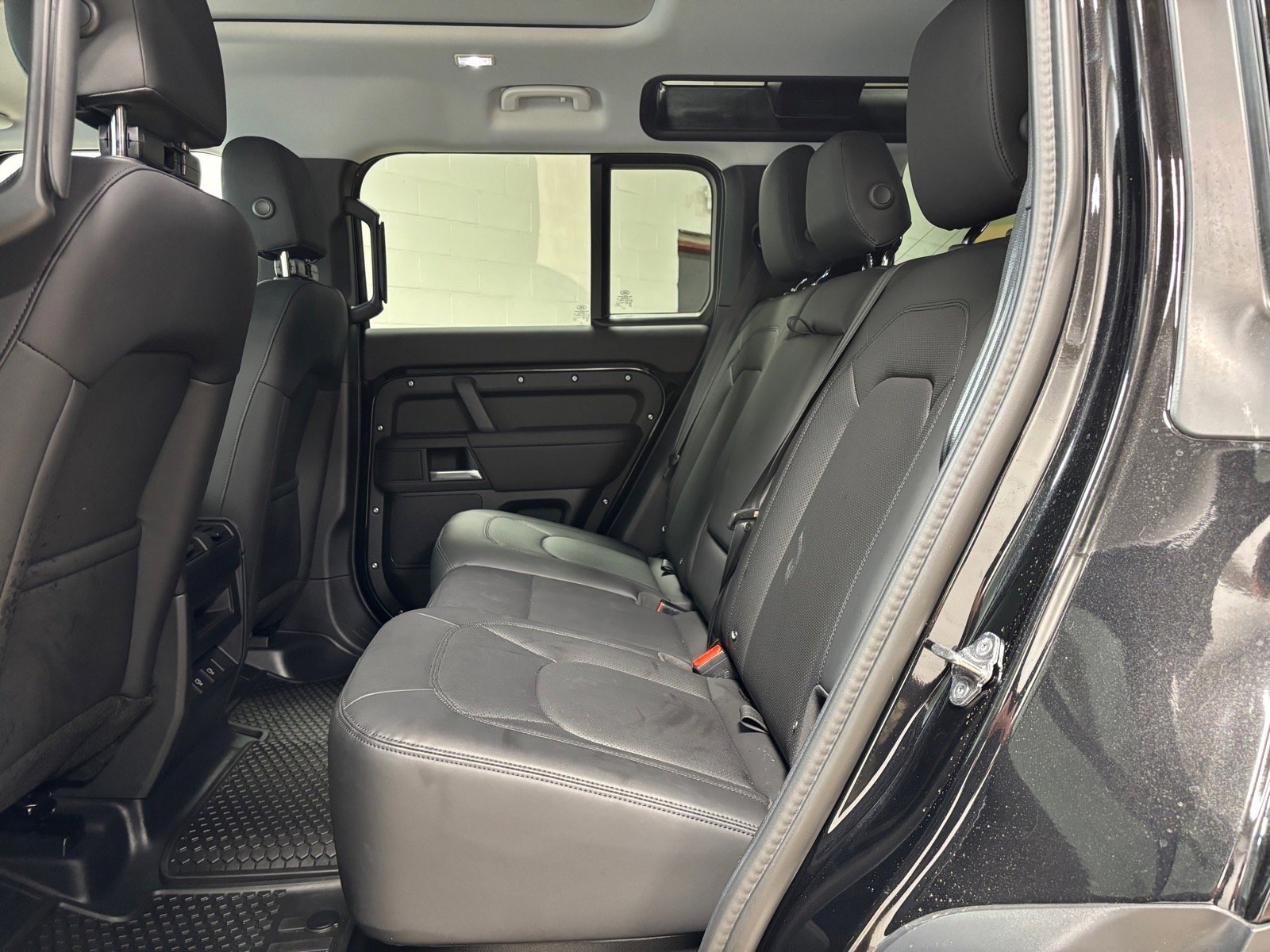 Used 2025 Land Rover Defender 110 S AWD/4WD image 30