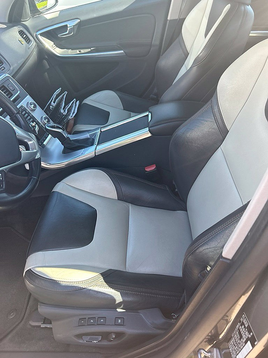 Used 2017 Volvo S60 T5 Cross Country Platinum AWD/4WD image 10