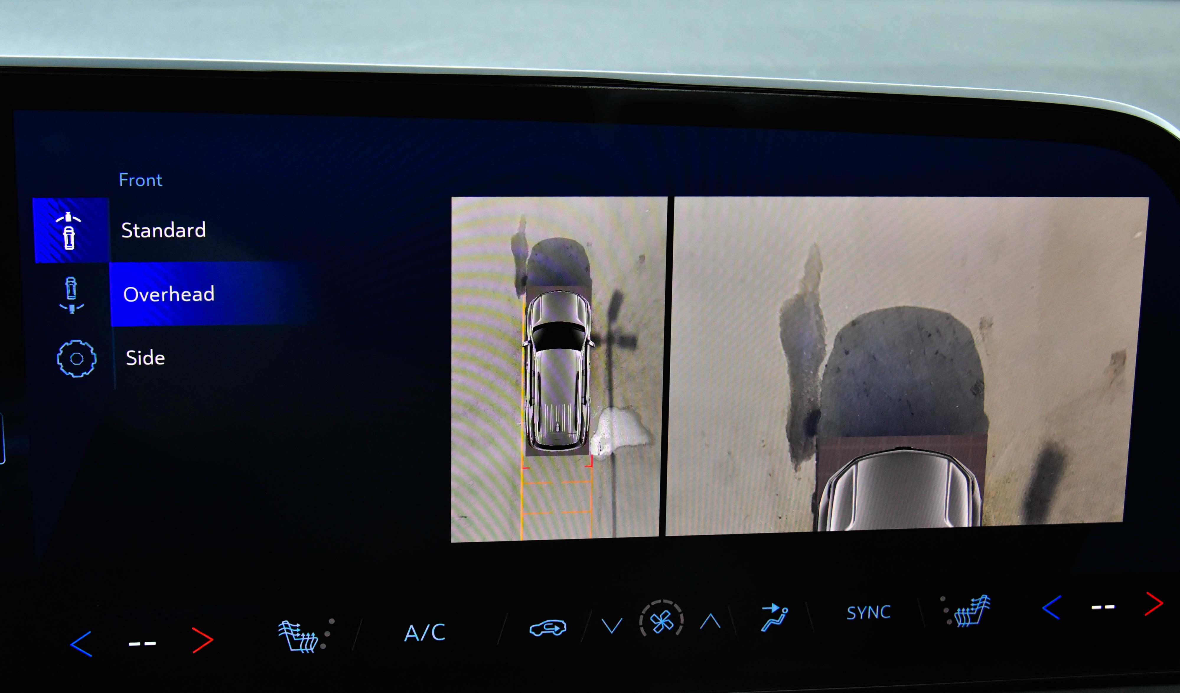 Used 2024 Chevrolet Traverse LT FWD image 24