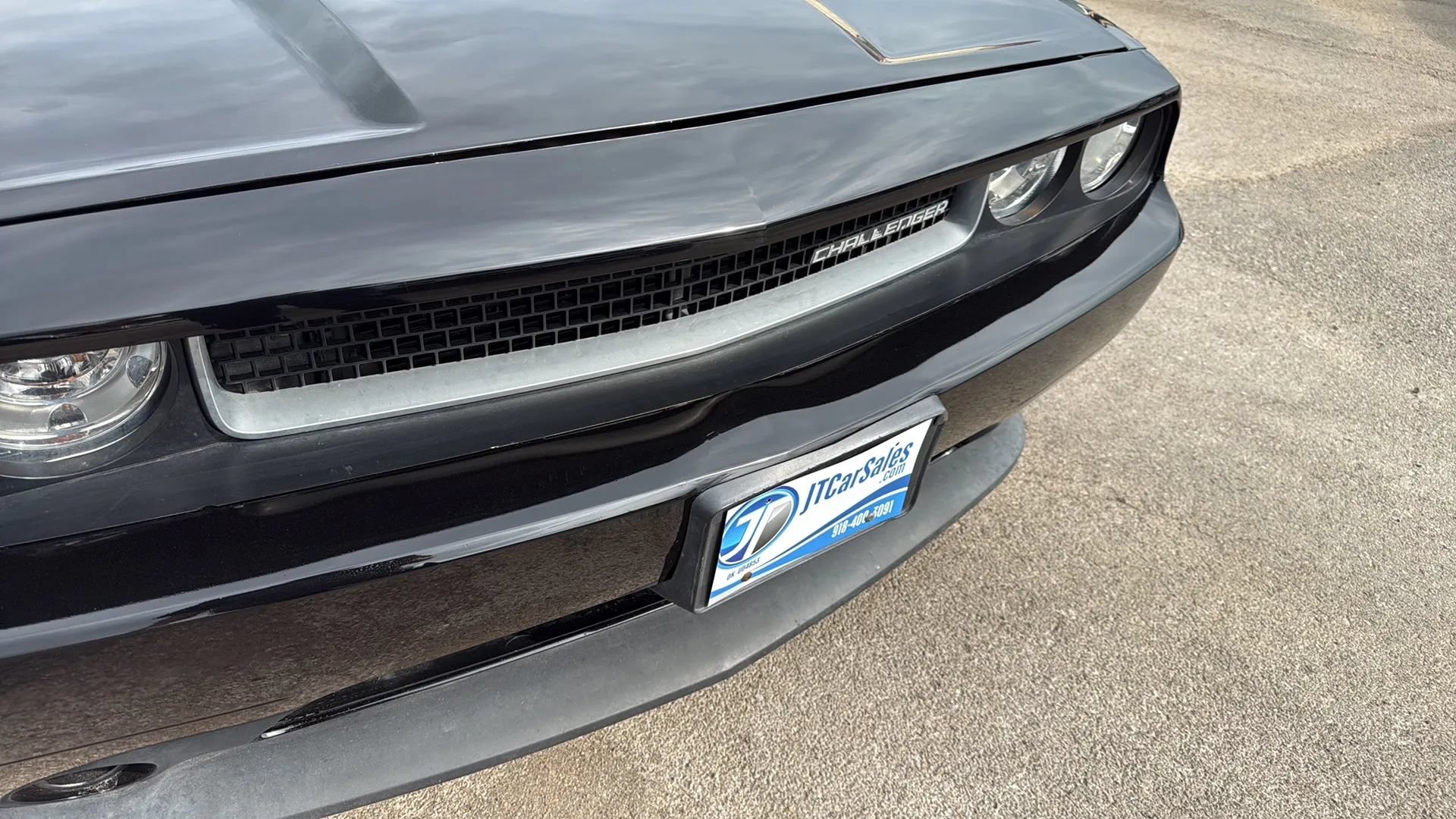Used 2014 Dodge Challenger SXT RWD image 26