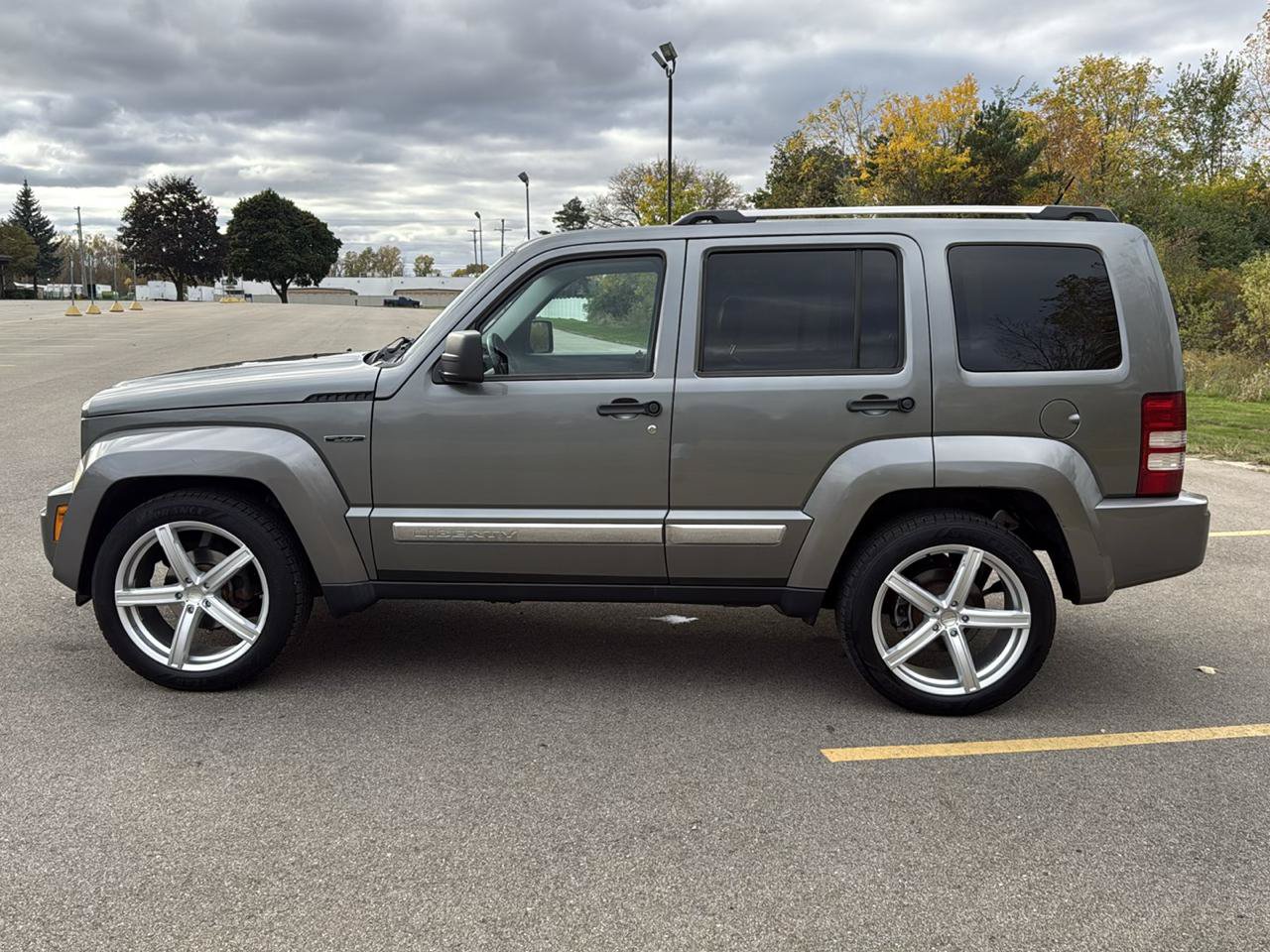 Used 2012 Jeep Liberty Limited Jet w/ Comfort/Convenience Group AWD/4WD image 8