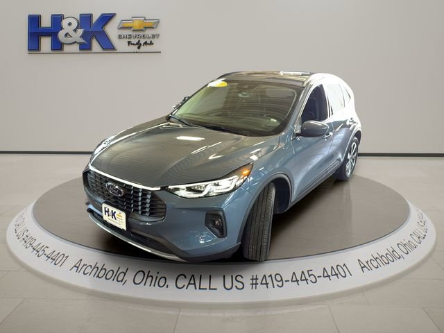 Used 2025 Ford Escape Platinum AWD/4WD image 5