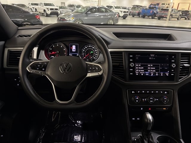 Certified 2021 Volkswagen Atlas Cross Sport SE w/ Panoramic Sunroof Package AWD/4WD image 28