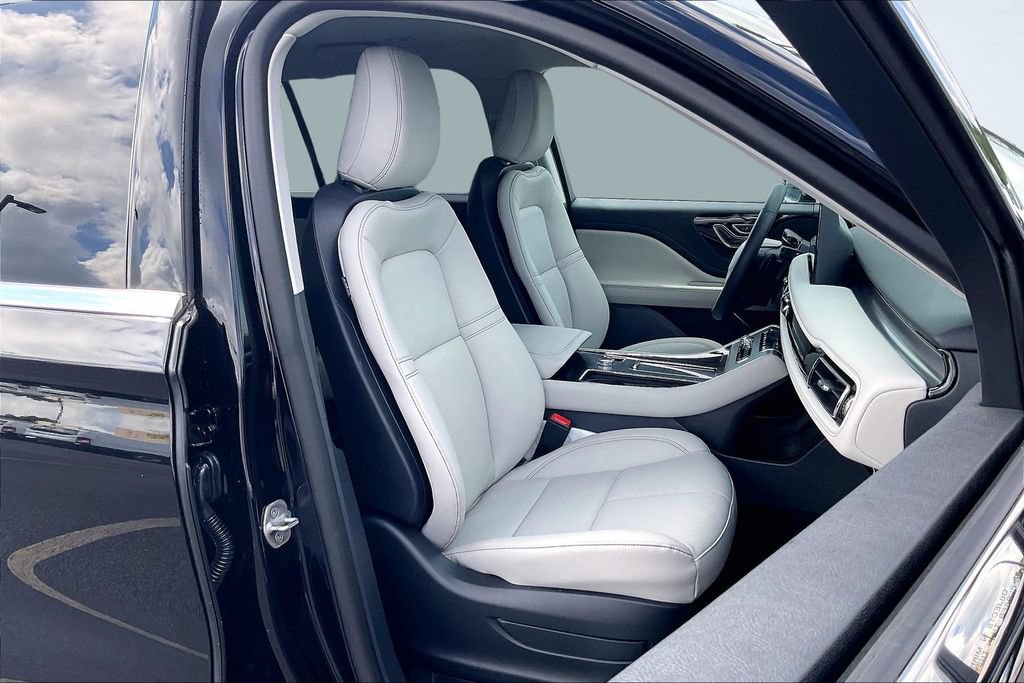New 2026 Lincoln Aviator 2WD image 11