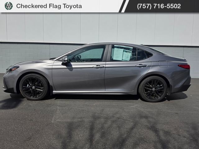 Used 2025 Toyota Camry SE w/ Convenience Package image 8