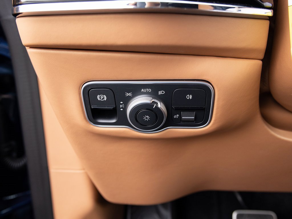 New 2025 Aston Martin DBX 707 image 22