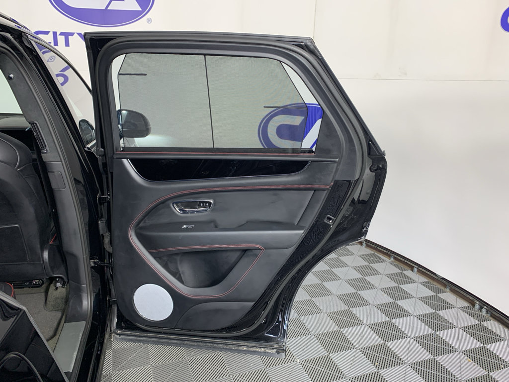 Used 2023 Bentley Bentayga AWD/4WD image 38