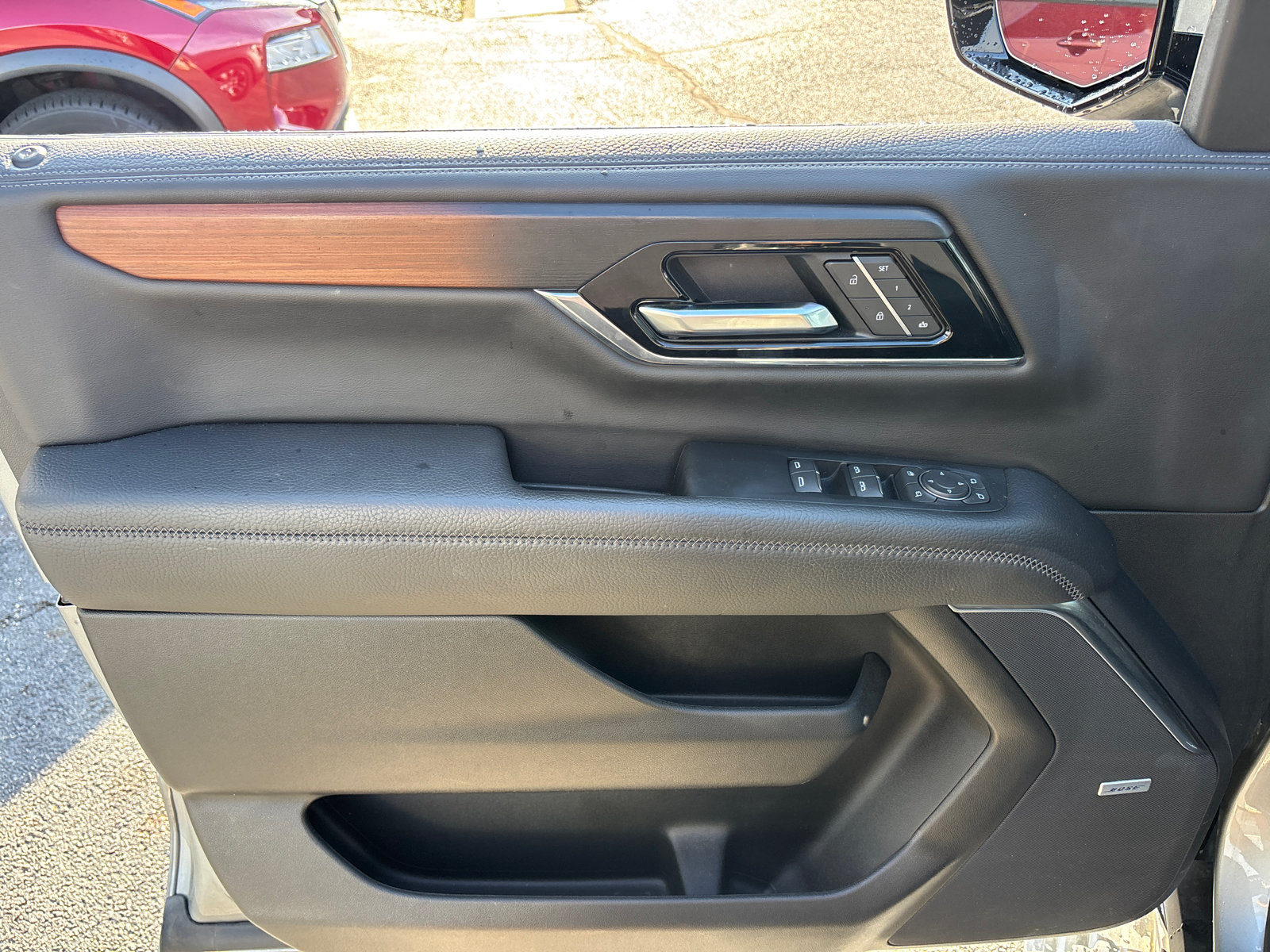 Used 2025 GMC Yukon Denali w/ Sun & Power Step Package AWD/4WD image 11