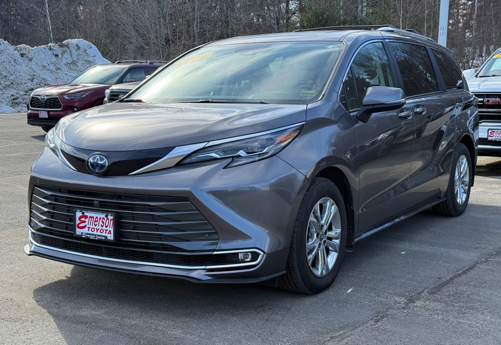 Certified 2024 Toyota Sienna Platinum image 1