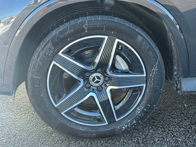 Used 2024 Mercedes-Benz GLC 300 4MATIC image 3