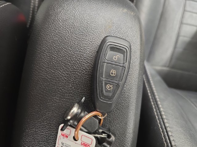 Used 2014 Ford Fiesta Titanium FWD image 26
