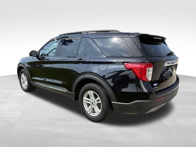 Used 2022 Ford Explorer XLT w/ Equipment Group 202A AWD/4WD image 2