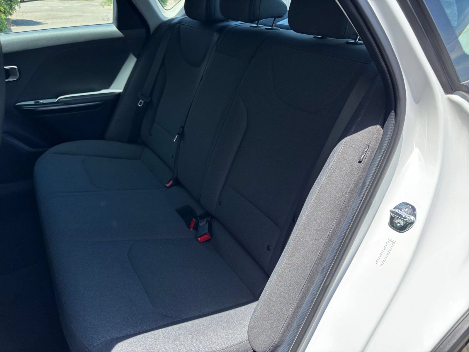 Used 2025 Kia K4 FWD image 37