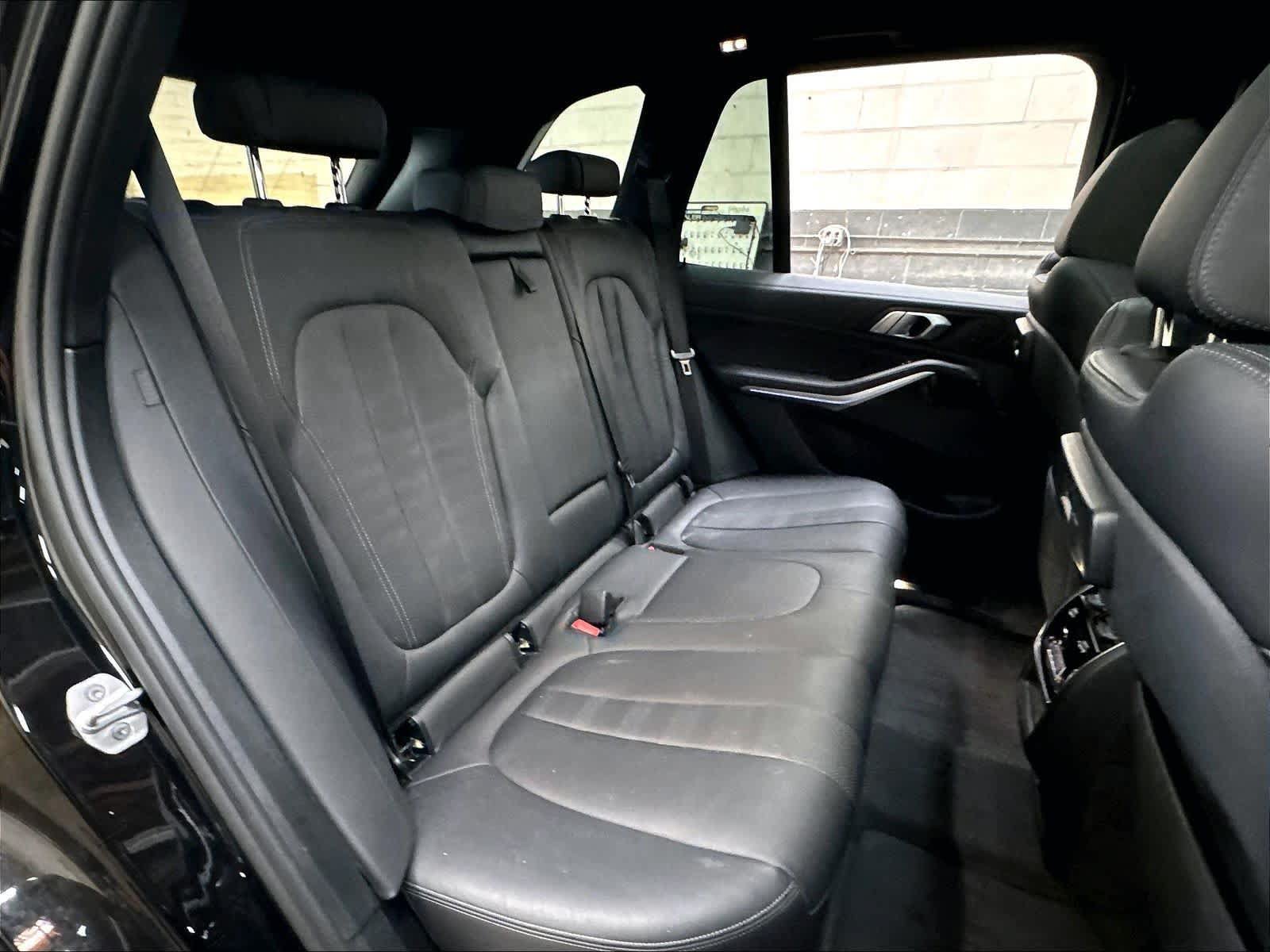 Used 2021 BMW X5 xDrive40i w/ M Sport Package AWD/4WD image 29