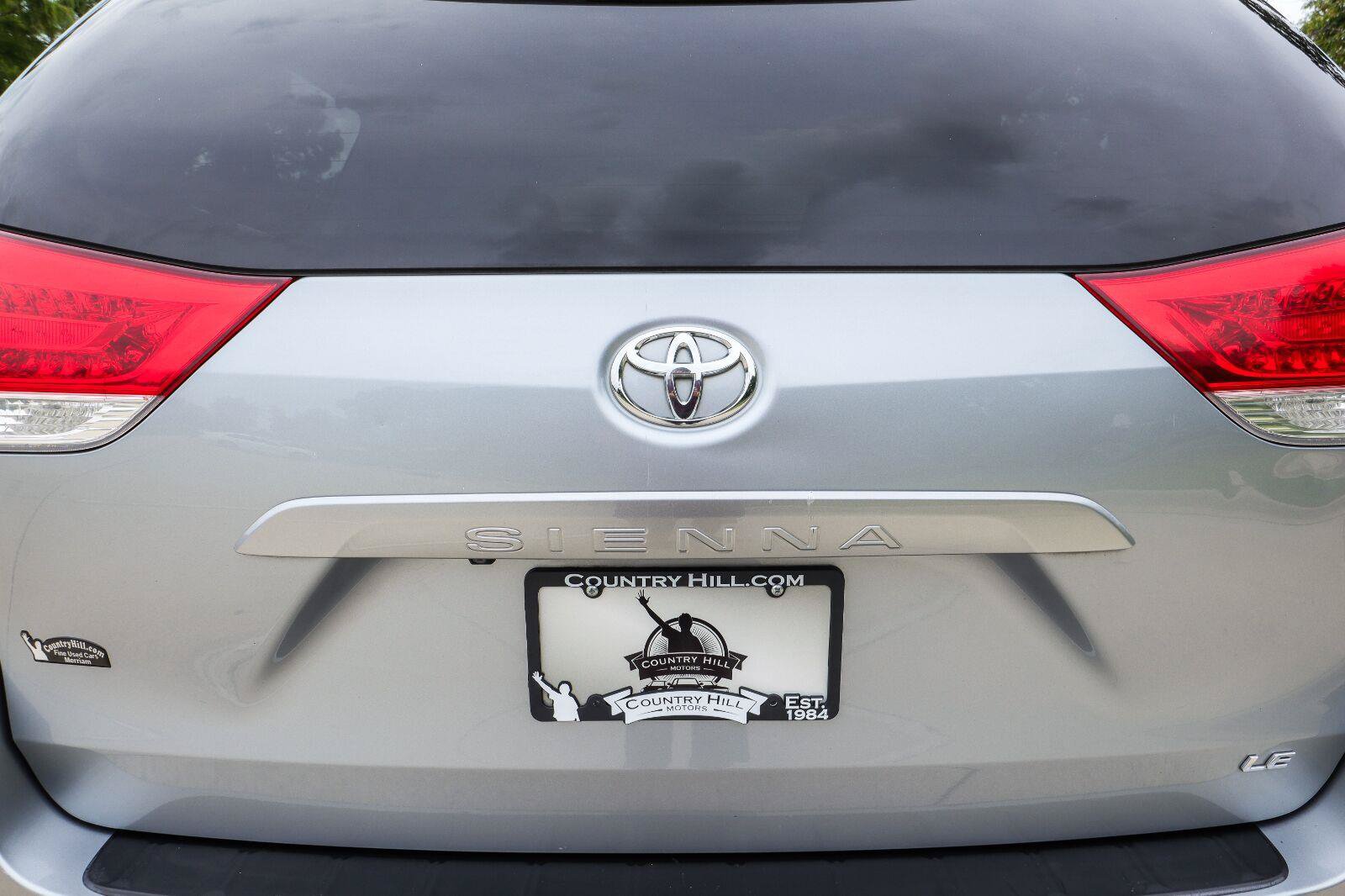 Used 2011 Toyota Sienna LE w/ Towing Pkg FWD image 35