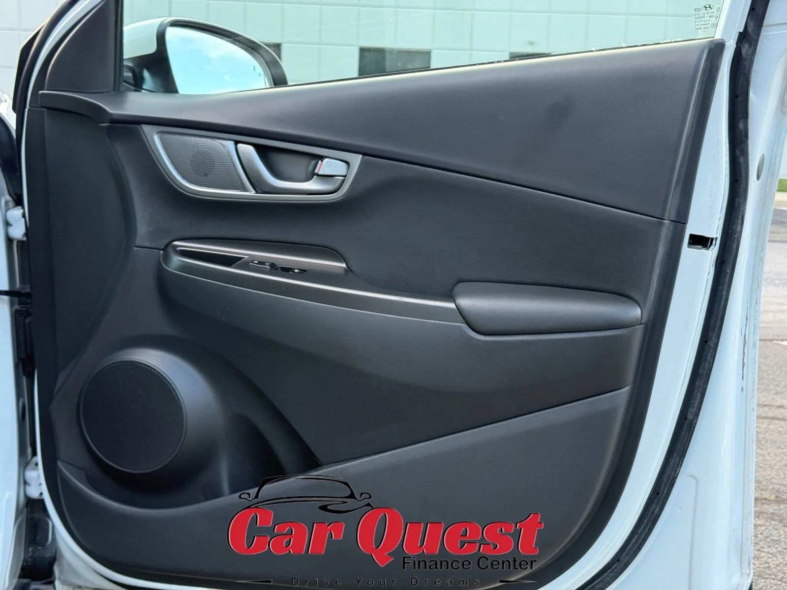 Used 2021 Hyundai Kona Limited image 19