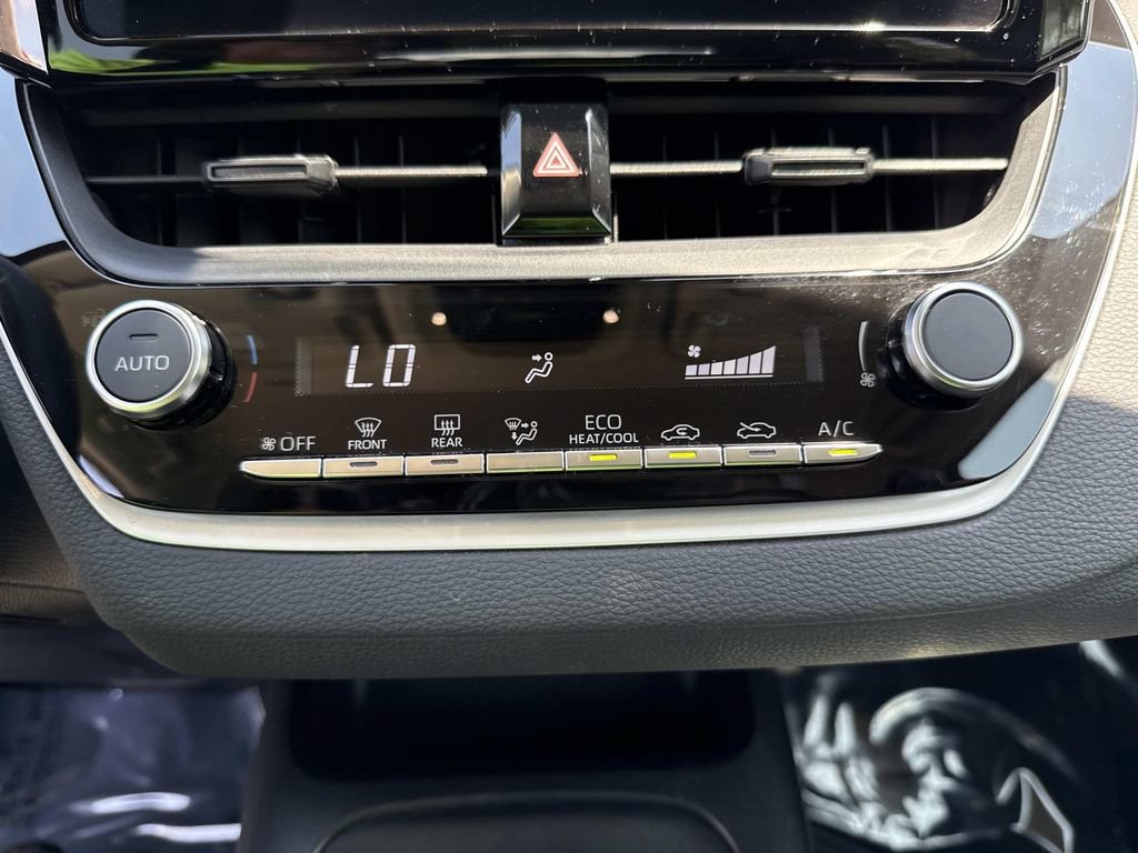 Used 2023 Toyota Corolla LE FWD image 29