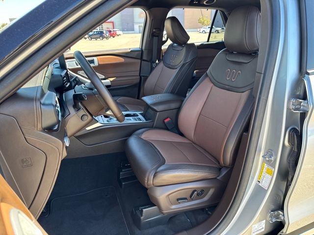 Used 2022 Ford Explorer King Ranch w/ Premium Technology Package image 5