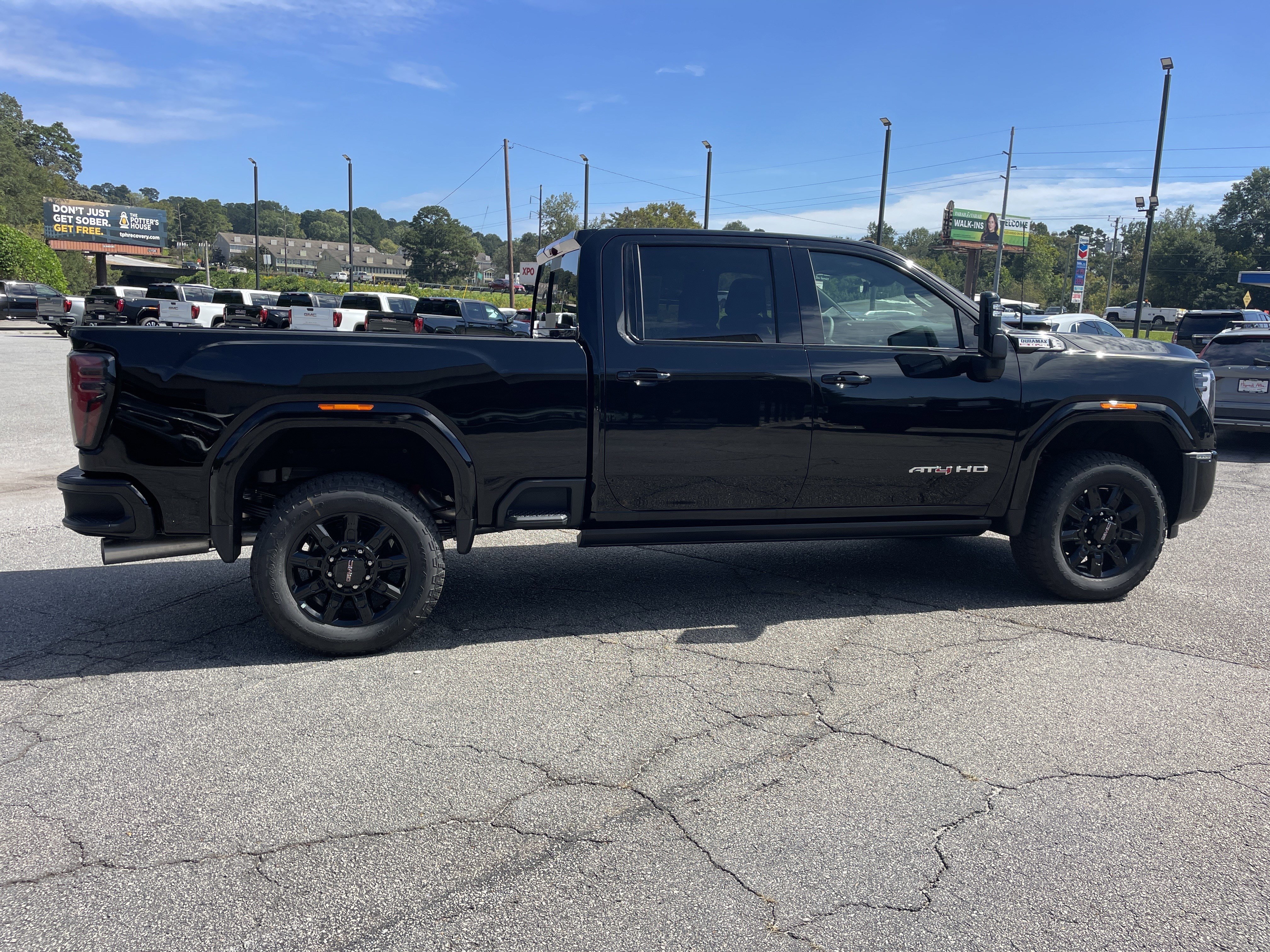 New 2026 GMC Sierra 2500 AT4 w/ AT4 Premium Plus Package image 8