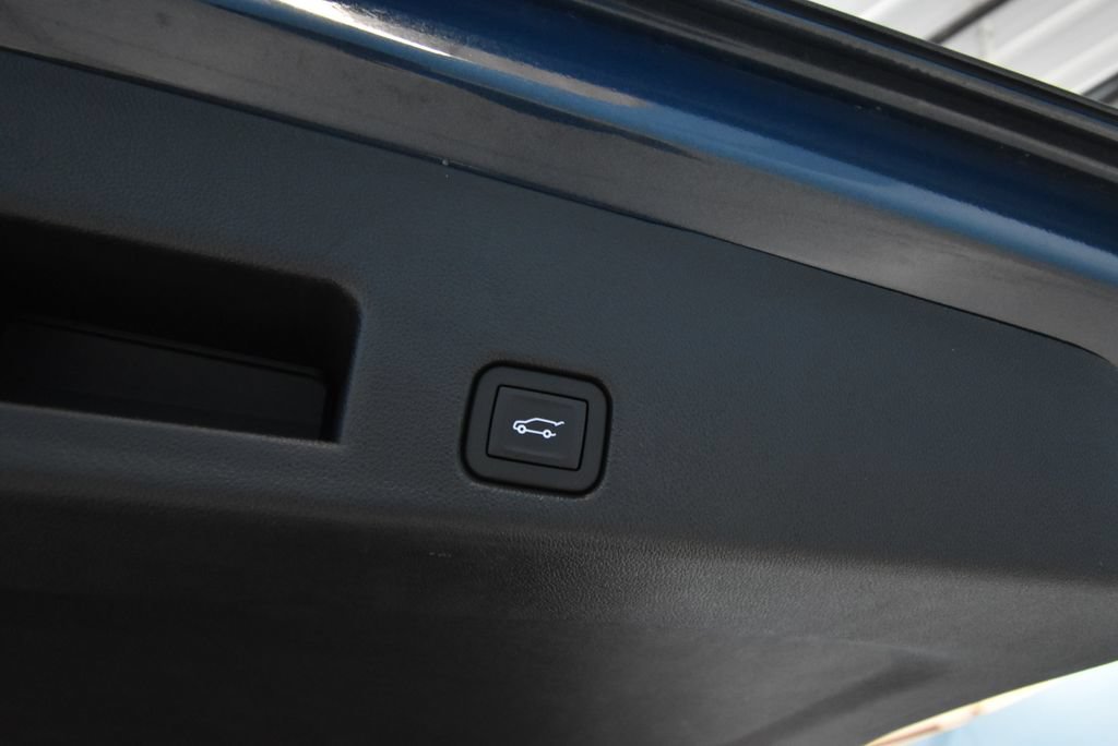 Used 2026 Chevrolet Traverse High Country w/ LPO, Floor Liner Package FWD image 31