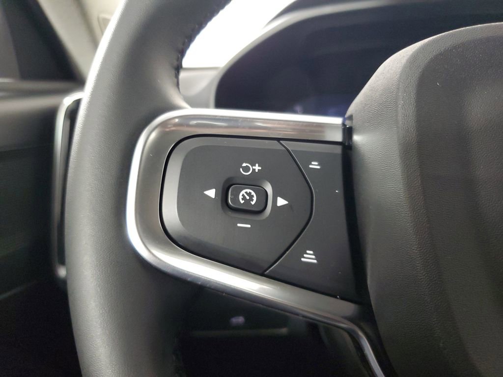 Certified 2026 Volvo XC40 B5 Core w/ Climate Package image 27