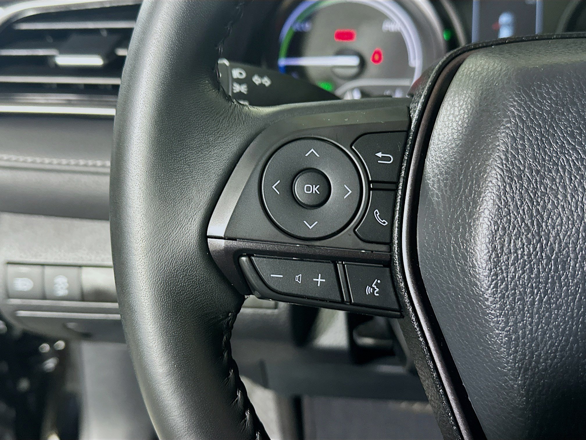 Used 2023 Toyota Camry SE w/ Audio Upgrade Package FWD image 16