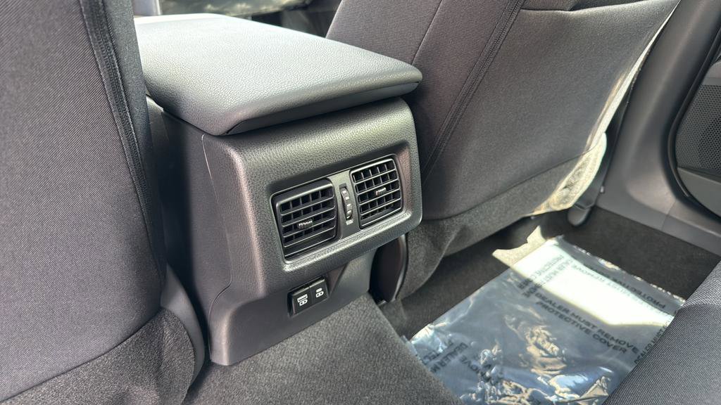 Used 2025 Toyota Camry LE AWD/4WD image 17