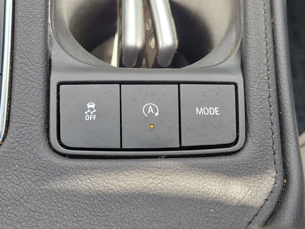 Used 2023 Cadillac XT4 Luxury w/ Cold Weather Package AWD/4WD image 32