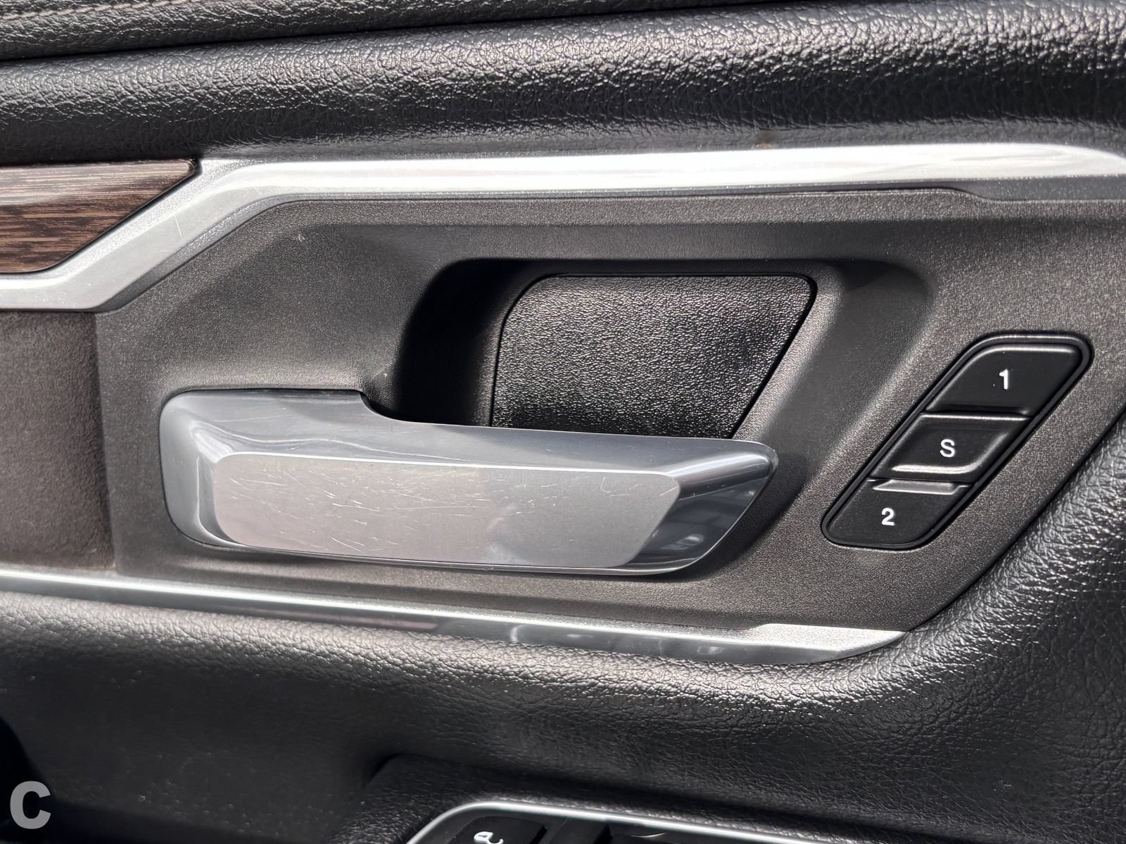 Used 2020 RAM 1500 Laramie RWD image 18