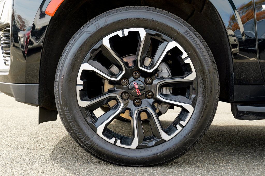 Used 2022 GMC Yukon XL Denali image 15