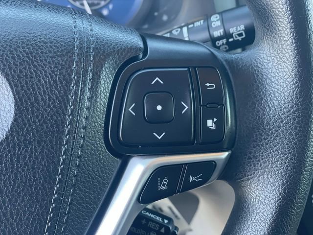 Used 2020 Toyota Sienna LE w/ Carpet Mat Package image 9