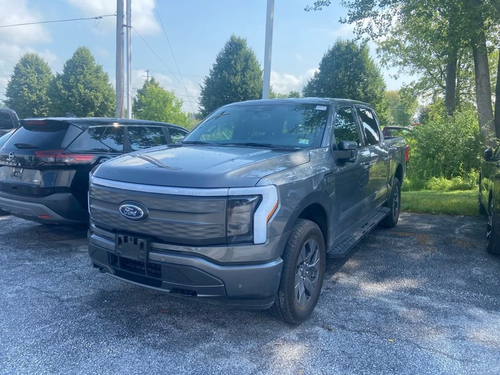 Used 2022 Ford F150 Lightning Lariat AWD/4WD image 3