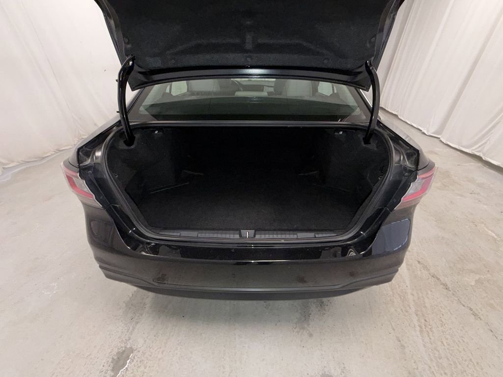 Used 2022 Subaru Legacy Premium image 15