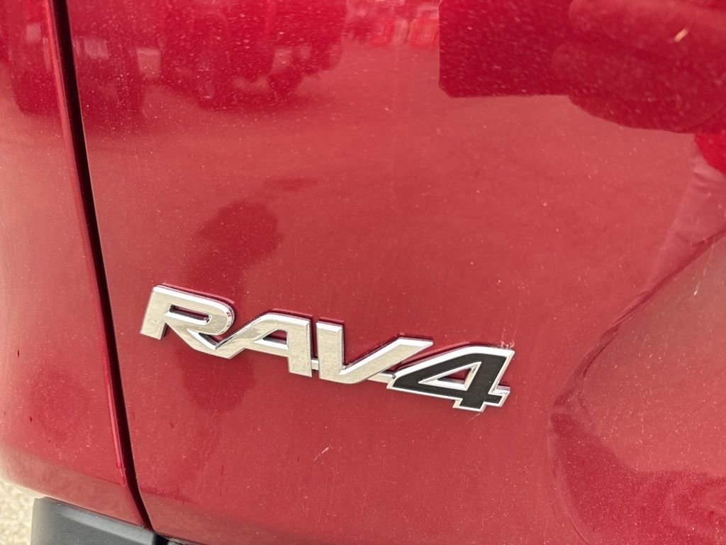 Used 2023 Toyota RAV4 XLE FWD image 5