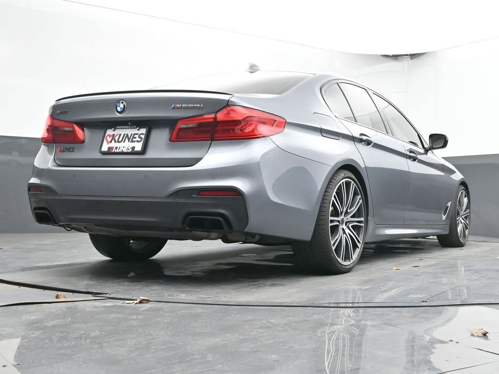 Used 2018 BMW M550i xDrive image 28