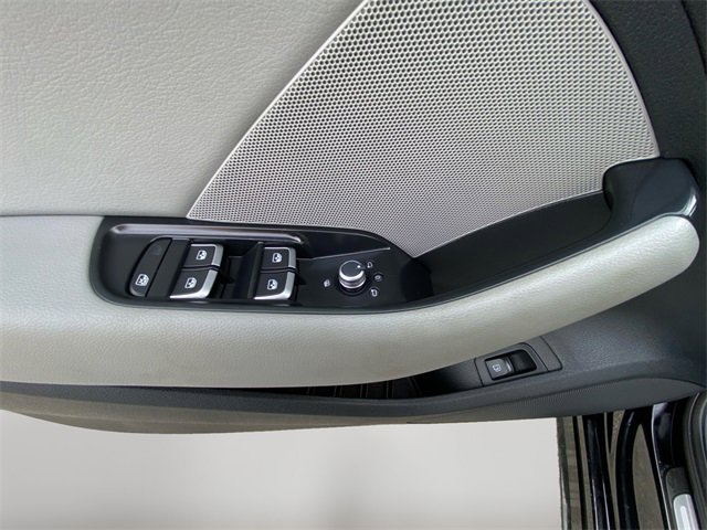 Used 2018 Audi A3 e-tron Premium Plus image 17