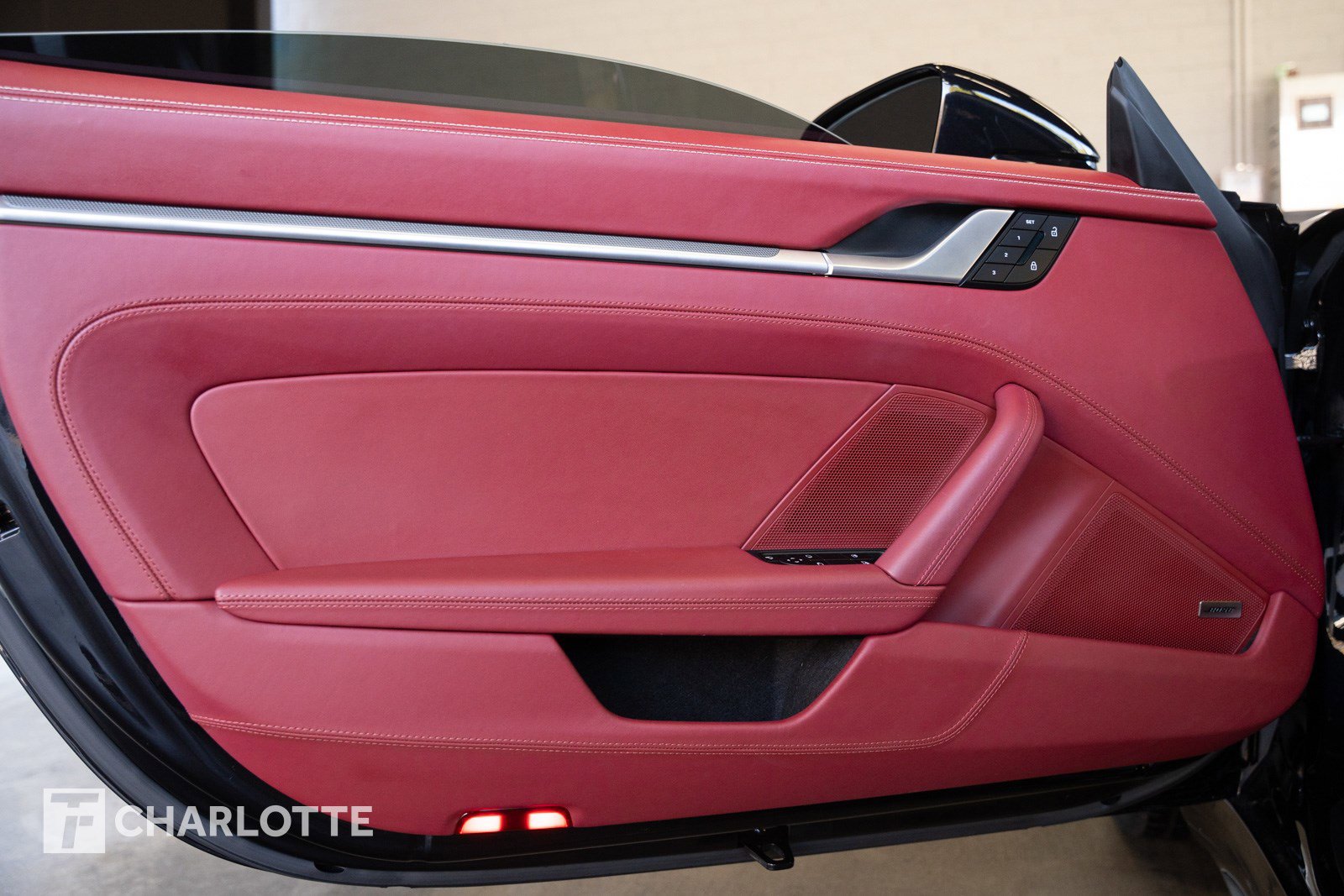 Used 2025 Porsche 911 Carrera image 16