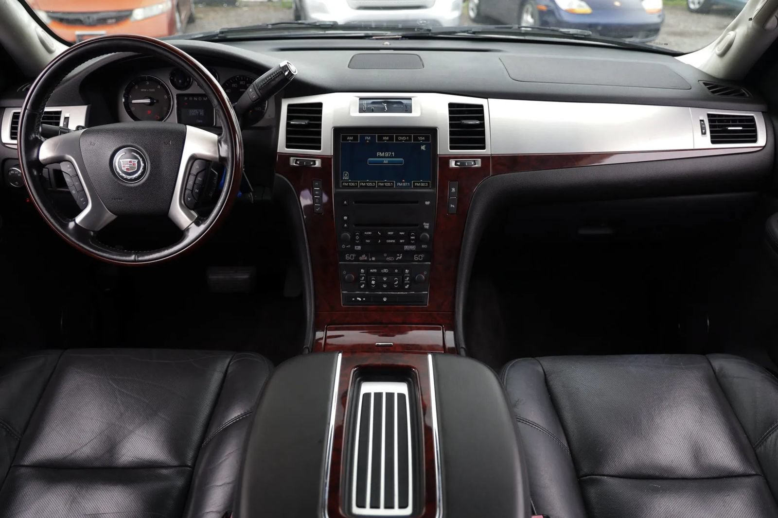Used 2007 Cadillac Escalade EXT w/ Information Package AWD/4WD image 2