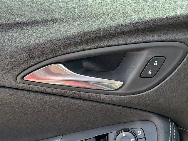 Used 2023 Buick Encore GX Select w/ Sport Touring Package FWD image 16