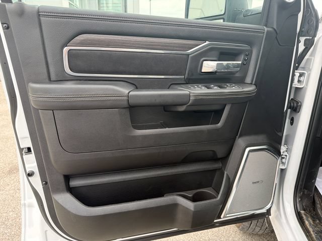 Used 2026 RAM 3500 Laramie AWD/4WD image 10