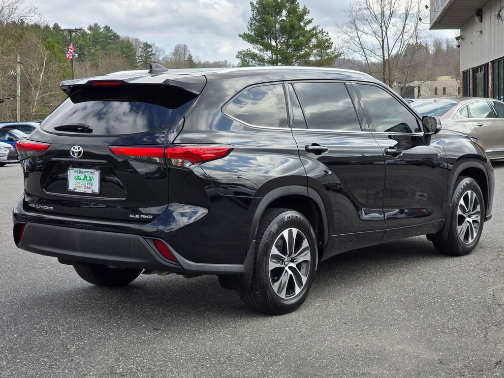 Used 2021 Toyota Highlander XLE image 20