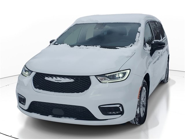 New 2026 Chrysler Pacifica Select image 2