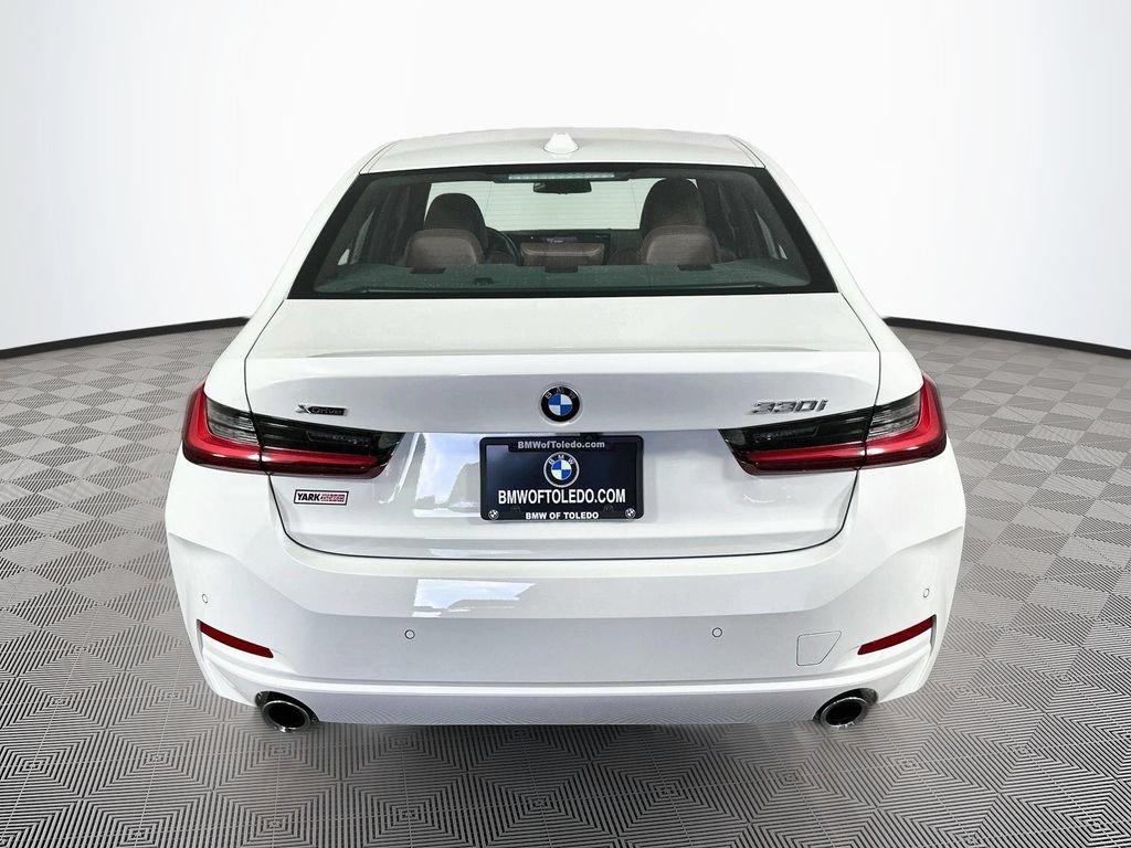 Certified 2023 BMW 330i xDrive Sedan w/ Driving Assistance Package AWD/4WD image 9