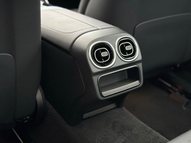 Certified 2025 Mercedes-Benz C 300 4MATIC Sedan image 41
