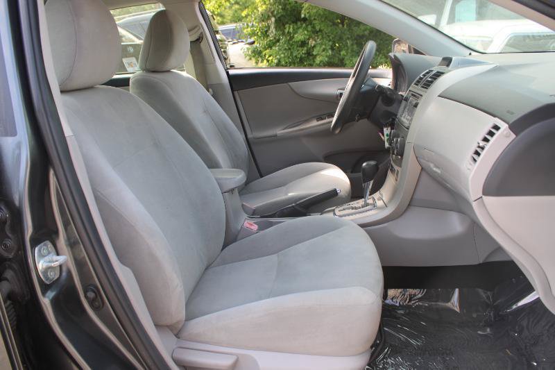 Used 2013 Toyota Corolla LE FWD image 10