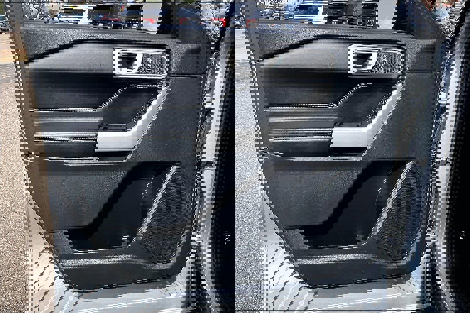 Used 2022 Ford Explorer XLT w/ Equipment Group 202A image 22