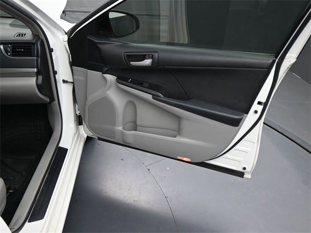 Used 2012 Toyota Camry LE image 11